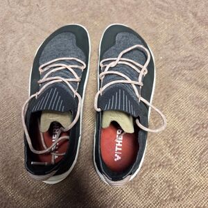 REVIVO TRACKER DECON LOW FG2 WOMENS, Color Obsidian